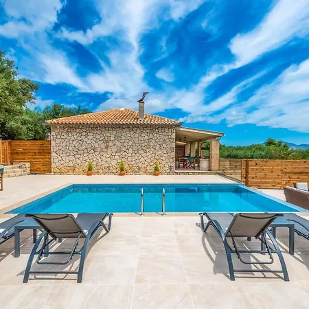 فيلة Villa Marathias *