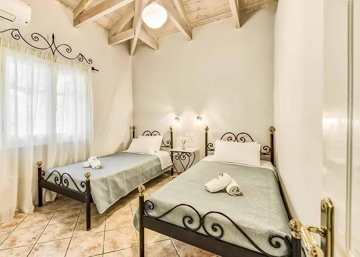 Villa Marathias *