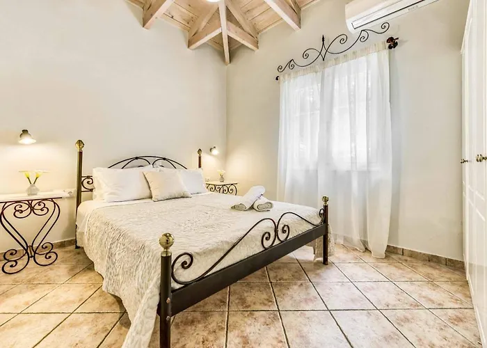 Villa Marathias Vila *